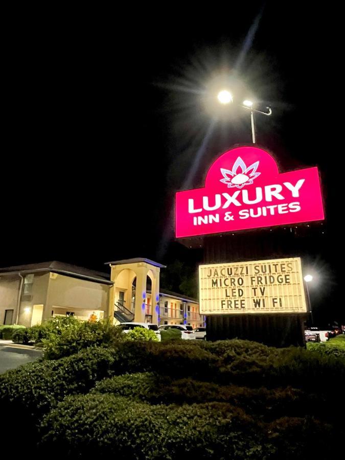 Luxury & Selma